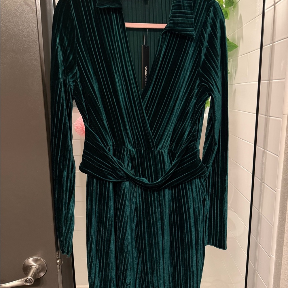 Fashion Nova Emerald Velvet Long Sleeve Dress